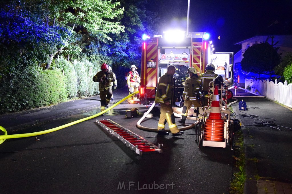 Grossfeuer Einfamilienhaus Siegburg Muehlengrabenstr P0107.JPG - Miklos Laubert